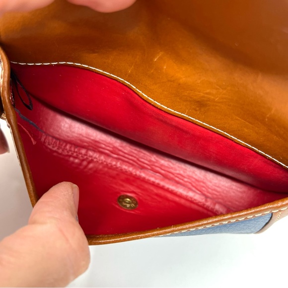 Dooney & Bourke Blue Pebbled Leather Flat Clutch Wristlet - Picture 4 of 6